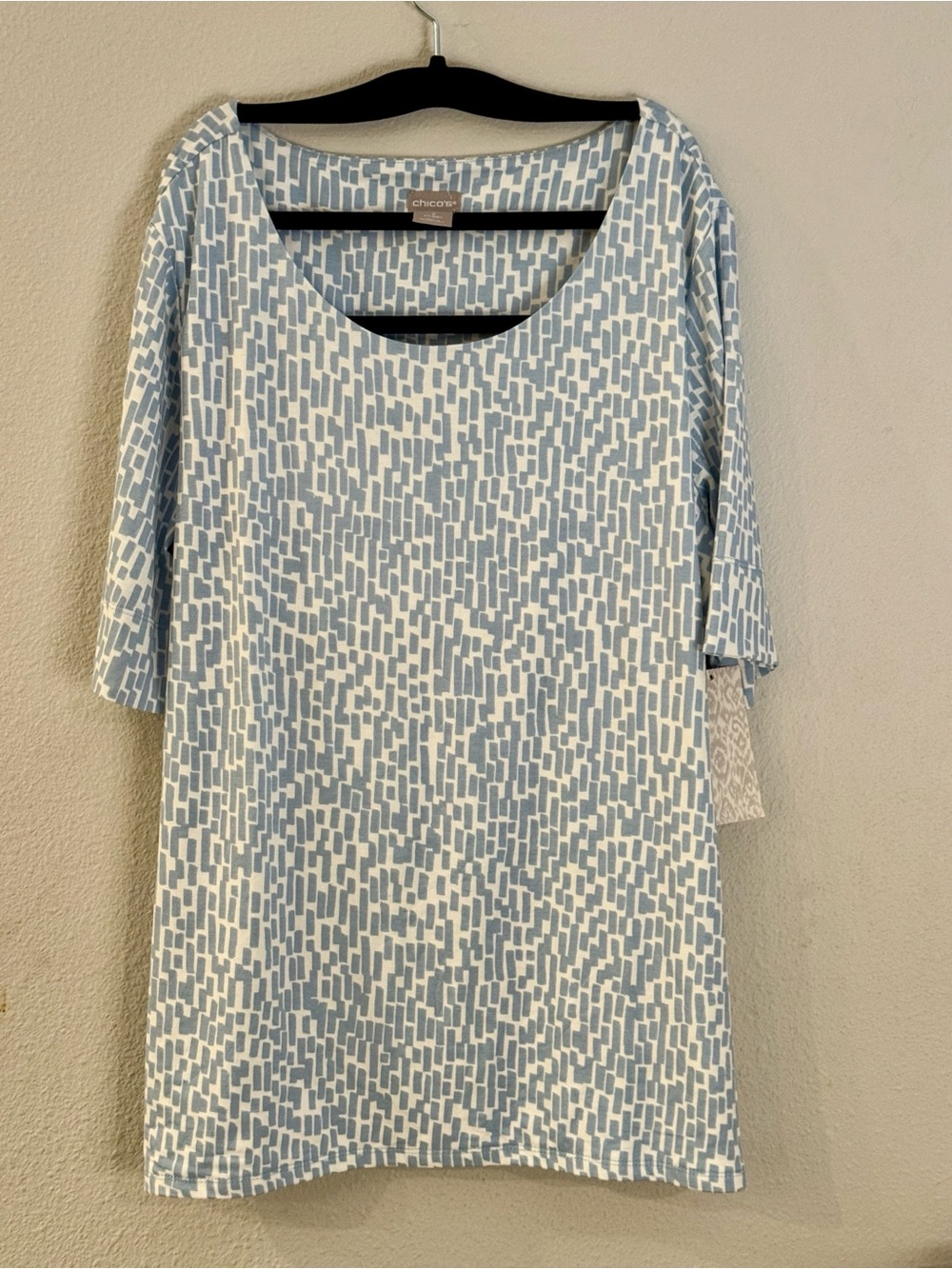 Chico's Light Blue & White Geometric Scoop Neck Top